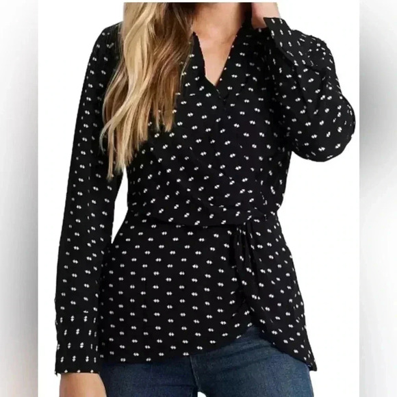 Vince Camuto Tops - Vince Camuto Ladies' Long Sleeve V-Neck Top Blouse Black and White-Size: Small
